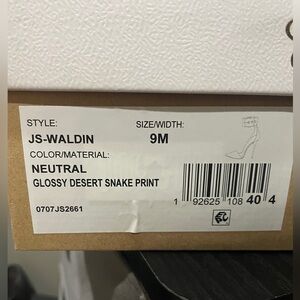 Women’s Size 9 Jessica Simpson Snake Print heels